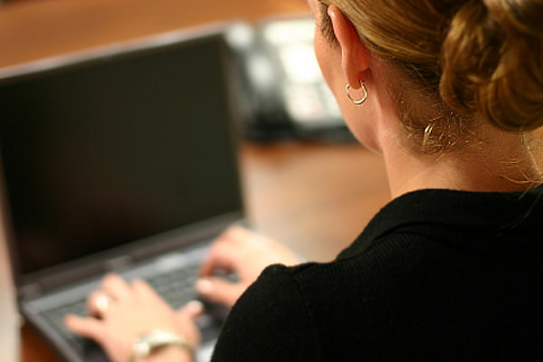 Internet pode ser aliada do consumo