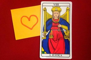 Tarot sugere como será amor em 2015