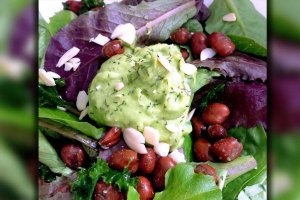 Molho pesto de abacate com mostarda dijon