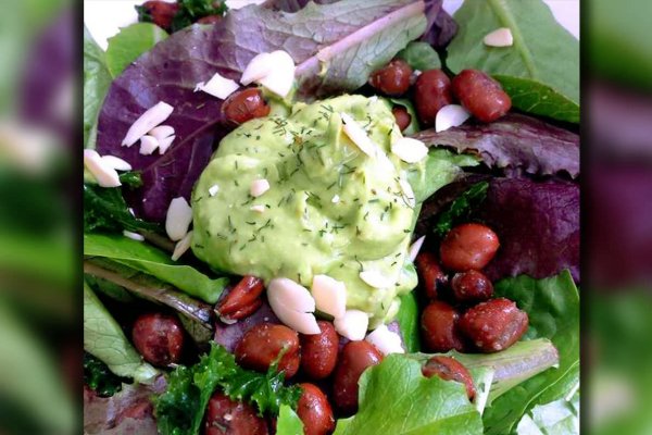 Molho pesto de abacate com mostarda dijon