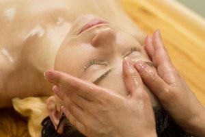 Conheça a massagem ayurvédica