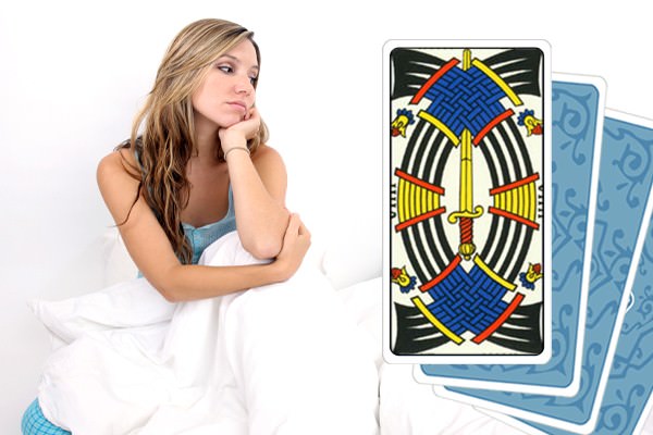 Nove de Espadas: o pesadelo do Tarot