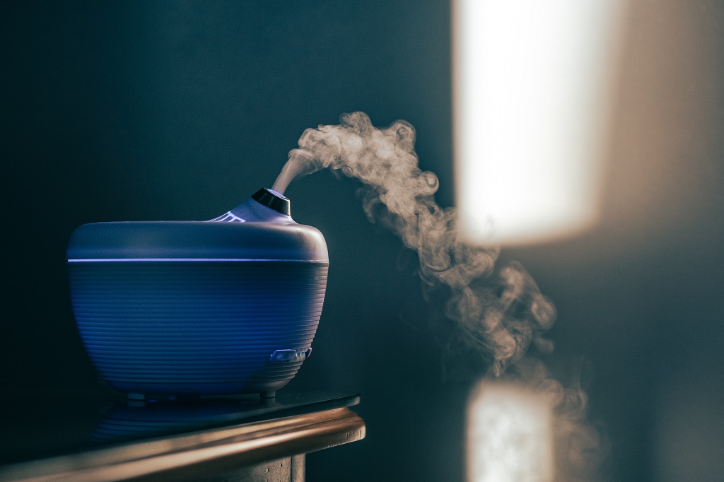 Aromaterapia: o que é e como usar difusor, colar e óleos essenciais