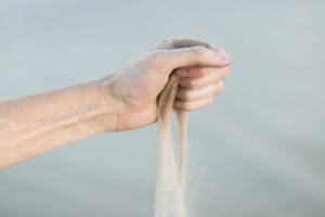 Medo da crise financeira atrai mais escassez para sua vida