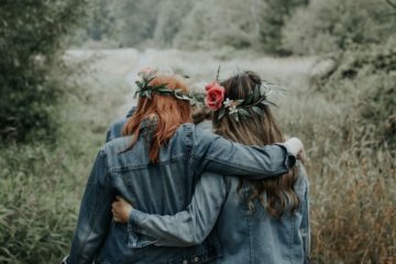 O que significa usar mesma cor de roupa que alguém próximo?