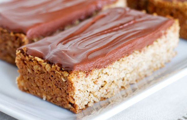 Tortinha de Chocolate com Crosta de Aveia