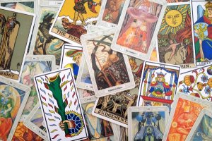 Tipos de Tarot: conheça os baralhos mais famosos e as diferenças