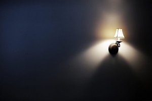 Ambientes mal iluminados adoecem sua casa