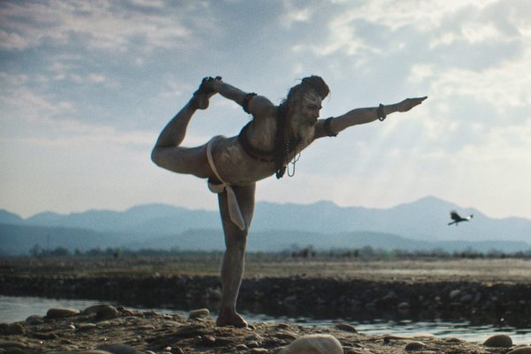 Yoga tem poder de reconstruir e transformar vidas
