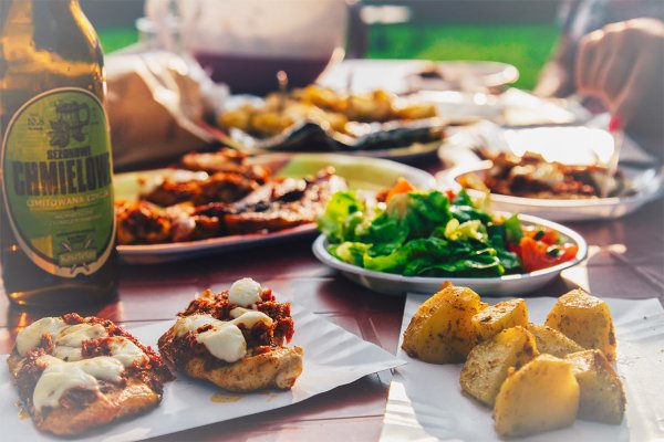 Você costuma comer sem parar?