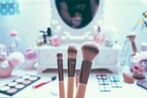 Produtos de higiene e beleza interferem diretamente na saúde da mulher