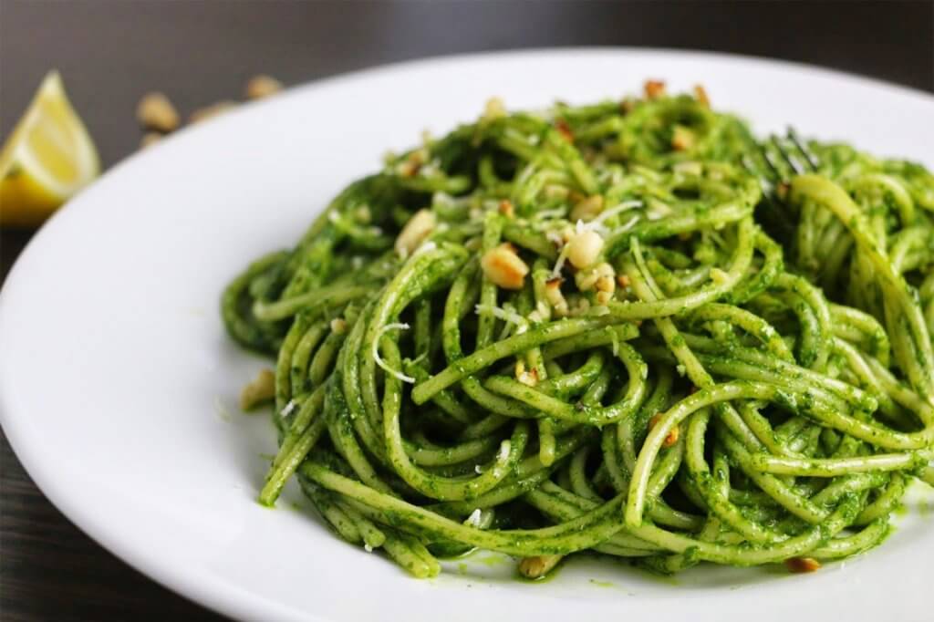 Receita de spaguetti com pesto de taioba