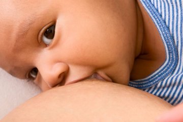 Como saber se o recém-nascido está mamando o suficiente