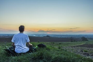 Meditação para relaxar: prática ajuda a diminuir o estresse