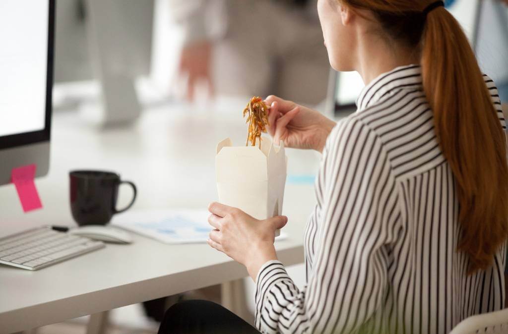 Relação entre crenças limitantes e hábitos alimentares nocivos