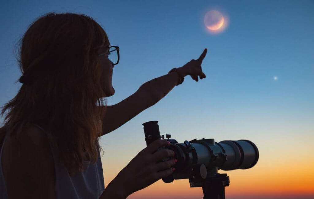 Eclipse lunar de 16 de julho sugere transformações na vida pessoal e trabalho