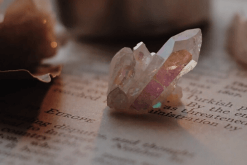 Florais, cristais e pedras de cada signo