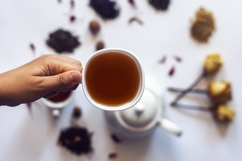 Três efeitos da meditação detox com chá