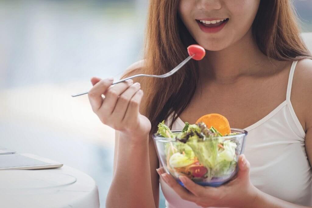 Três benefícios do Mindful Eating para controlar a fome emocional
