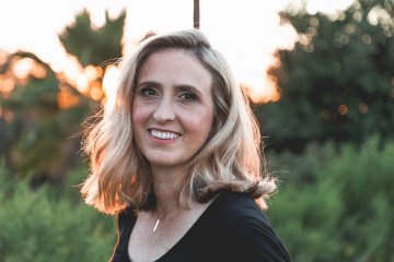 Sozinha aos 40: a solidão feminina a partir da Constelação Familiar