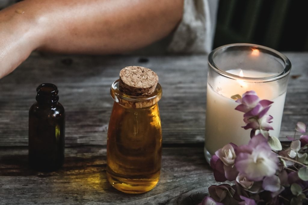 Óleo essencial x óleo vegetal: você sabe a diferença?