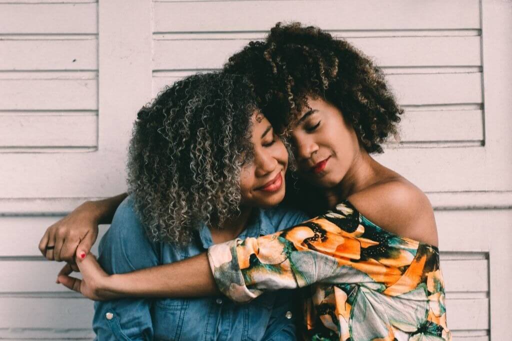 De onde vem a culpa na maternidade e como lidar com a questão?