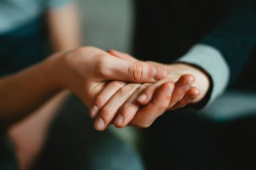 Ajuda ou Autossacrifício? Como apoiar alguém de forma respeitosa
