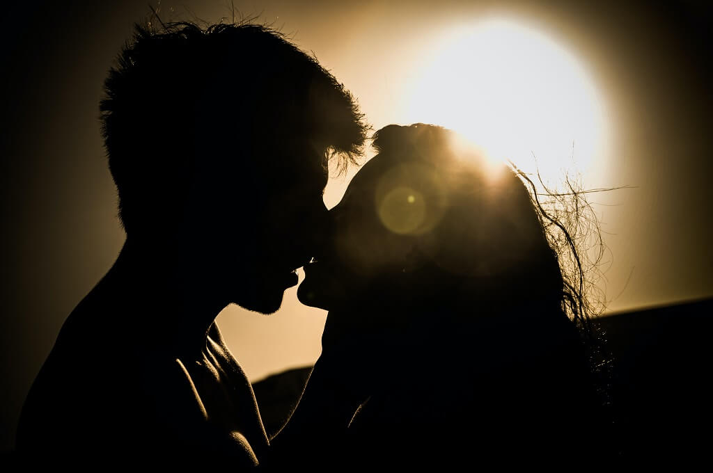 Astrologia indica como é o beijo de cada signo