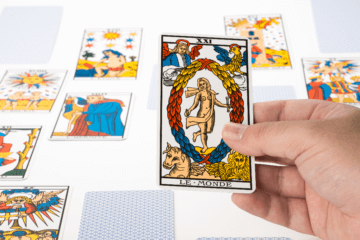 O Mundo é a carta do Tarot para maio de 2021