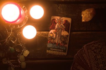 Turbulências e transformações: previsões do Tarot para Julho