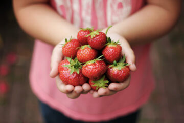 4 exercícios de Mindful Eating para percepção do tato na alimentação