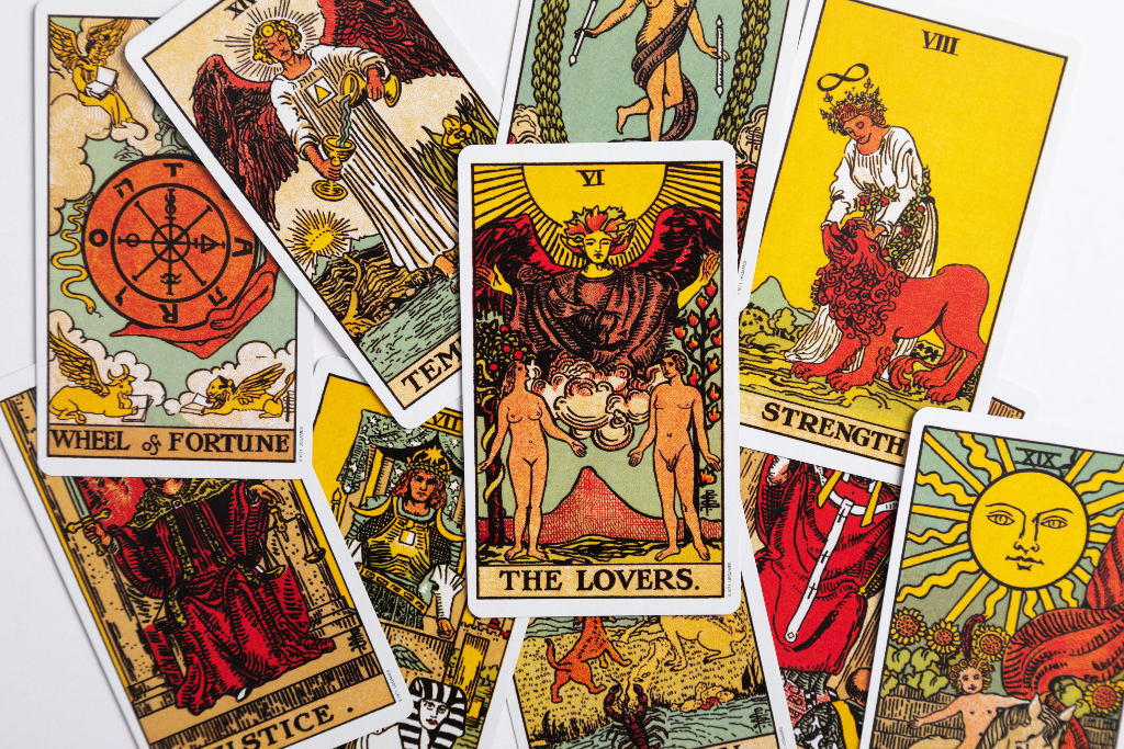 Veja as previsões do Tarot para julho de 2023 | Personare