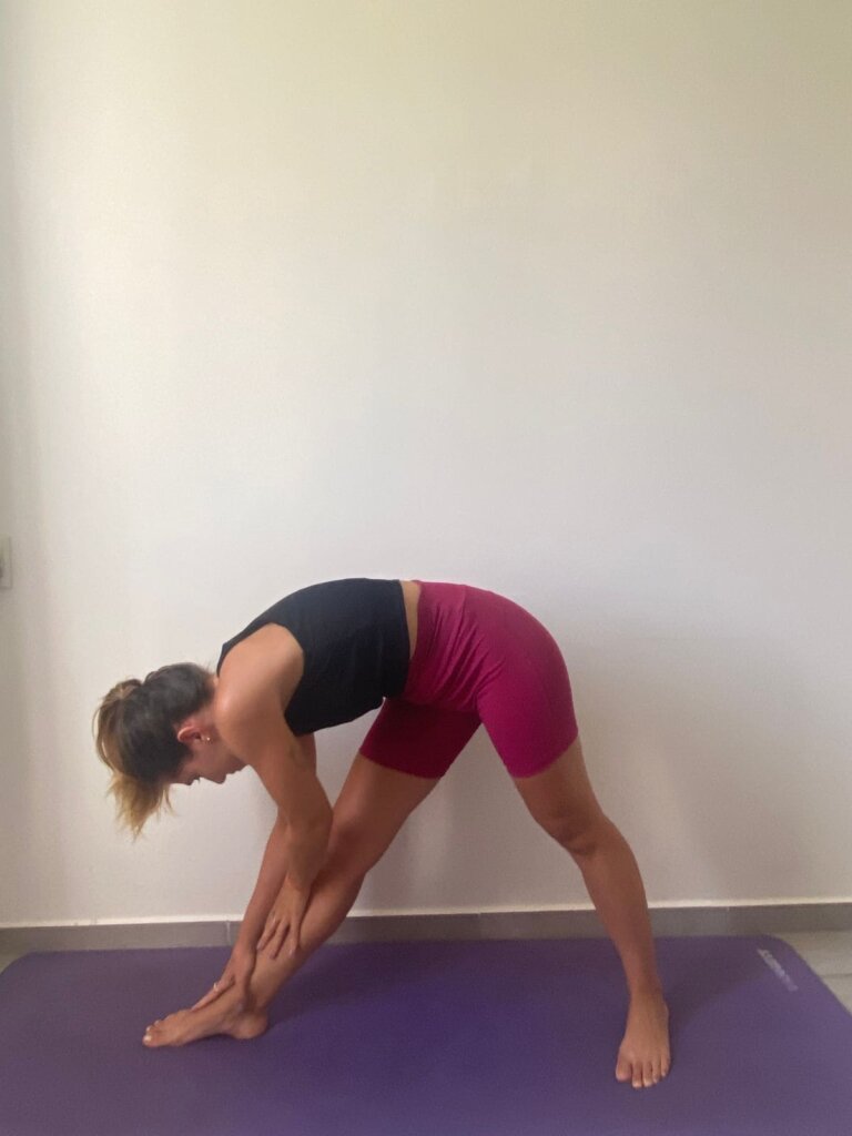 Postura do Triângulo (Trikonasana)