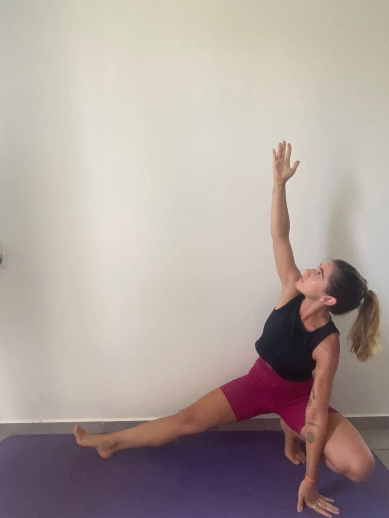 Meio Agachamento Lateral (Skandasana) - Esquerdo