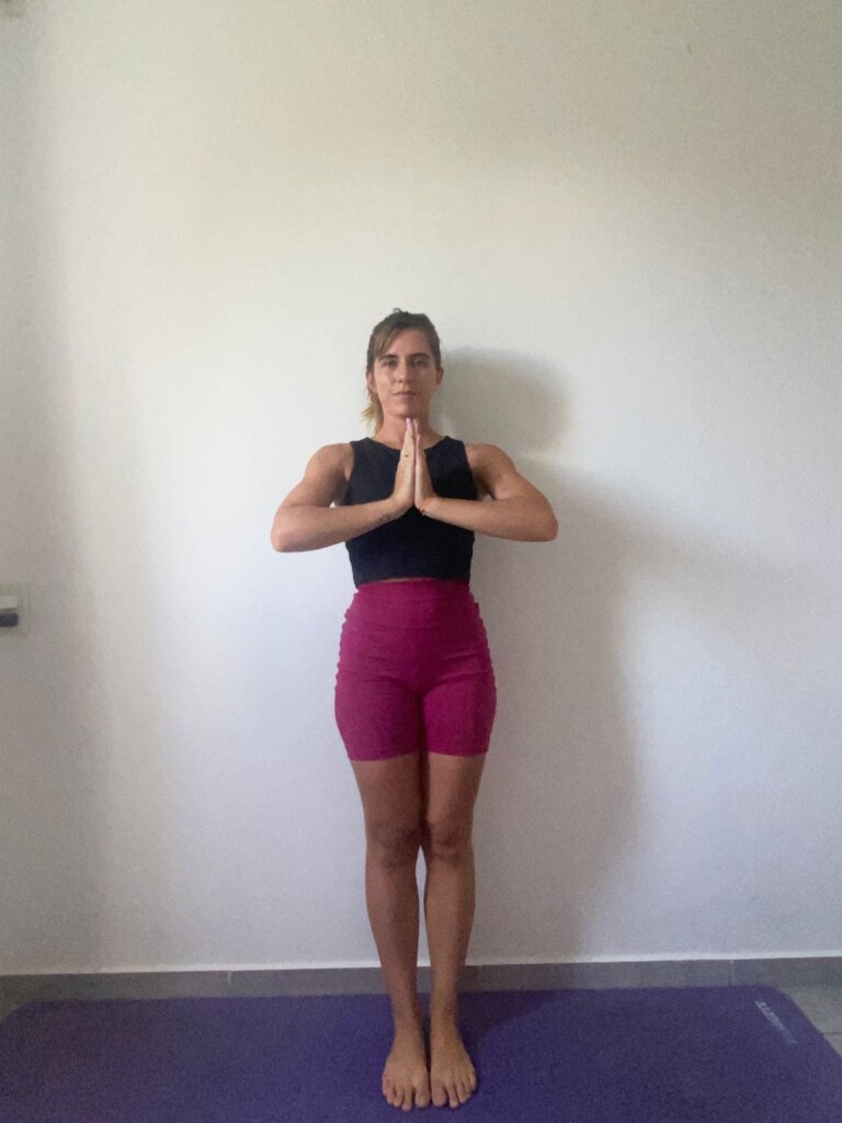  Postura da Montanha (Tadasana)