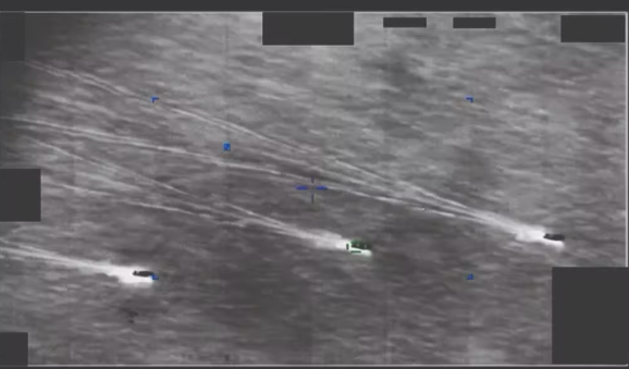 Imagens provavelmente obtidas por um sensor infravermelho a bordo de uma plataforma militar dos Estados Unidos. Um usuário enviou este vídeo para uma rede sigilosa em junho de 2024